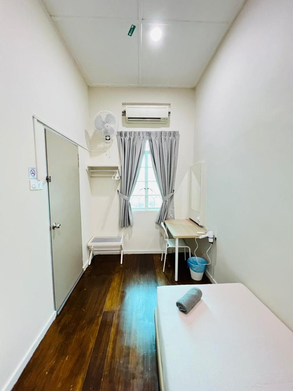 Myroom Georgetown, Off Jalan Burma, Gurney Drive Exterior photo